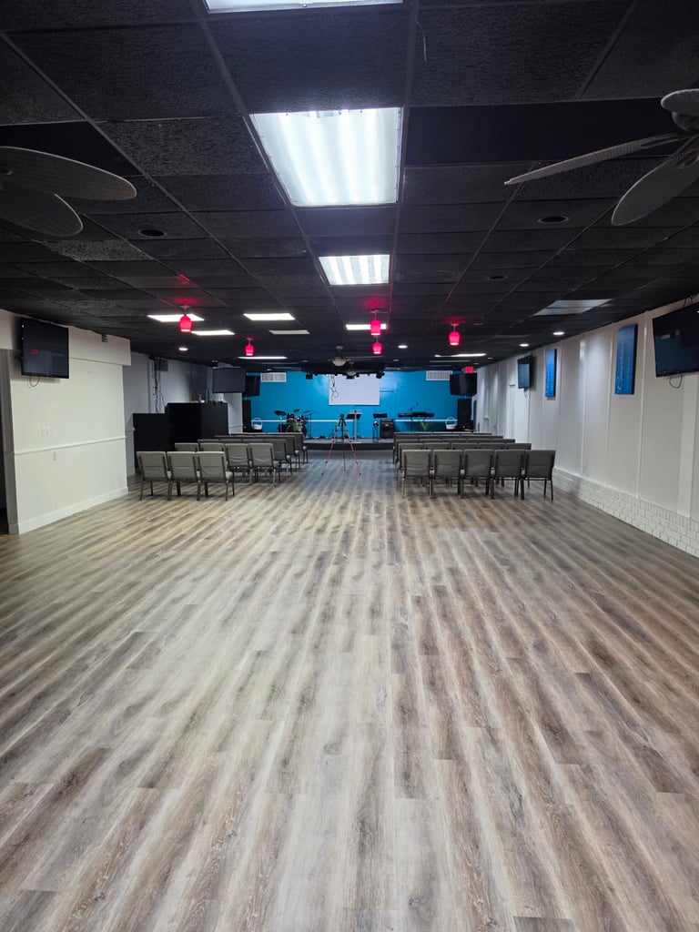 Open floor space at Masters Economy Inn that can be arranged for meetings, gatherings and events